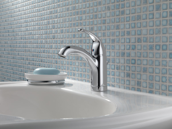 P188624LF - Single Handle Bathroom Faucet with Transitional Lever