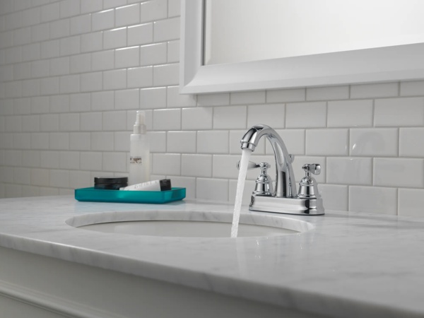 P2572LF-W - Centerset Bathroom Faucet 2L