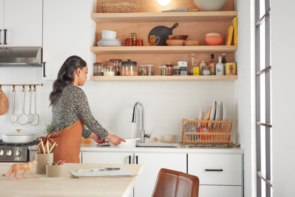 P7912LF - Single Handle Pulldown Kitchen Faucet