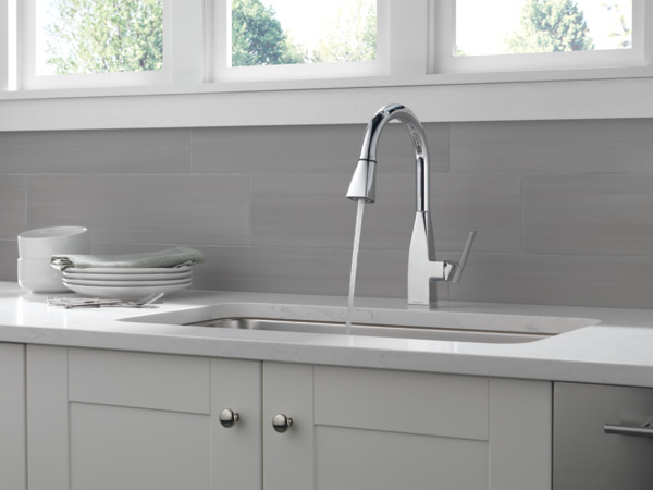 P7919LF-TP - Single-Handle Pull-Down Kitchen Faucet