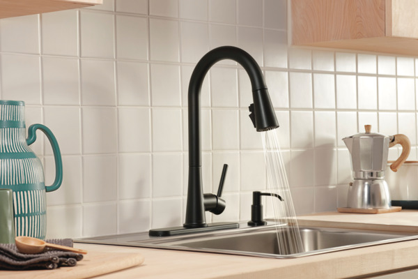 P7947LF-BL - Single-Handle Pull-Down Kitchen Faucet