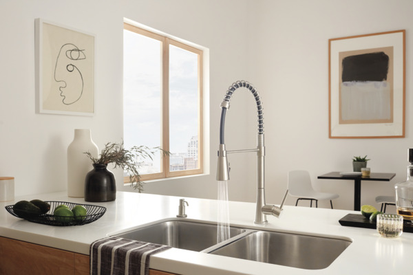 P7948LF-SS - Single-Handle Commercial Style Kitchen Faucet