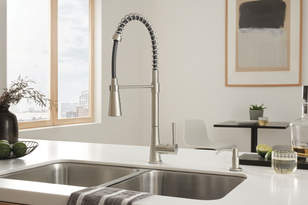 P7948LF-SS - Single-Handle Commercial Style Kitchen Faucet