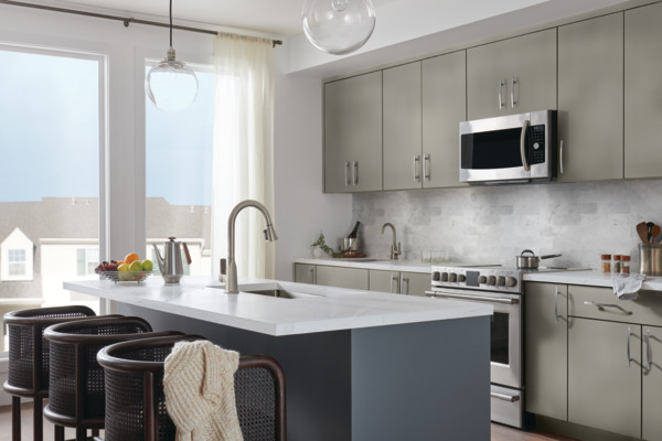 P7971LF-SS-1.0 - Single-Handle Pull-down Kitchen Faucet