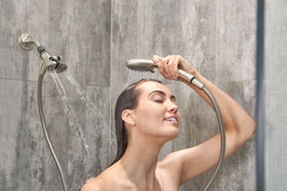 76341SN_MODEL_WATER_02_WEB.jpg 76341SN_MODEL_WATER_02_WEB.jpg