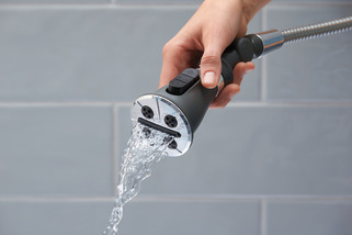 76465_MODEL_WATER_03_WEB.jpg 76465_MODEL_WATER_03_WEB.jpg