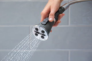 76465_MODEL_WATER_04_WEB.jpg 76465_MODEL_WATER_04_WEB.jpg