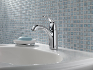 P188624LF - Single Handle Bathroom Faucet with Transitional Lever