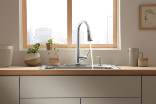 P7947LF - Single-Handle Pull-Down Kitchen Faucet
